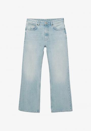 Прямые джинсы