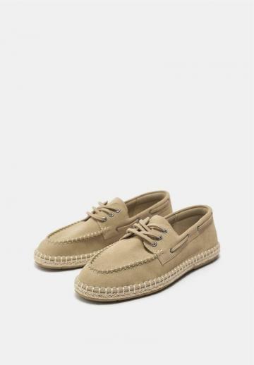 Ботинки на шнуровке