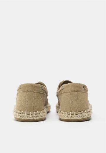 Ботинки на шнуровке