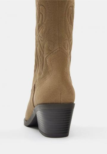 Ковбойские сапоги