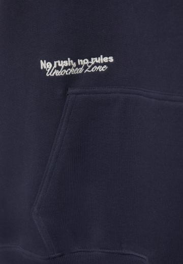 Пуловер с капюшоном