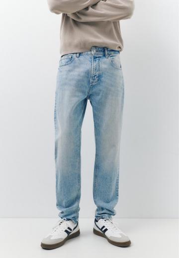 Прямые джинсы