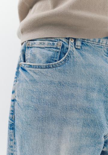 Прямые джинсы