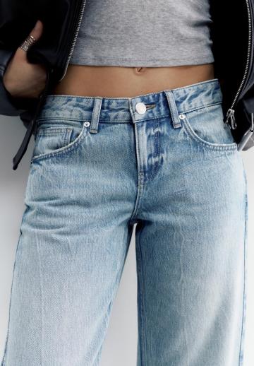 Прямые джинсы