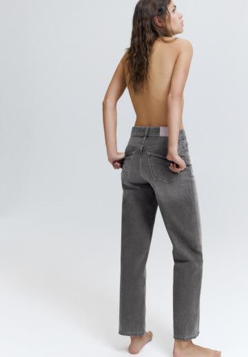 Прямые джинсы