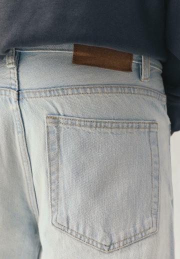 Прямые джинсы