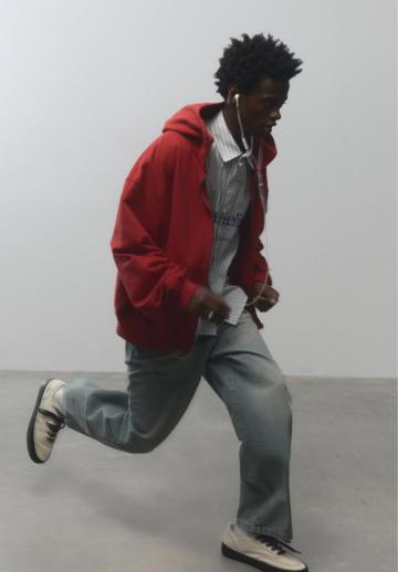 Свободные джинсы