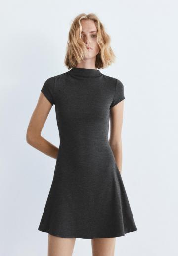Короткое платье