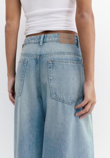Свободные джинсы