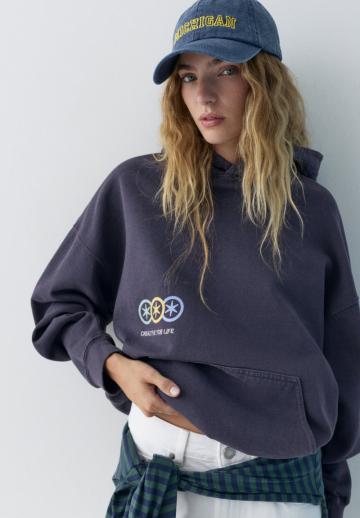 Пуловер с капюшоном