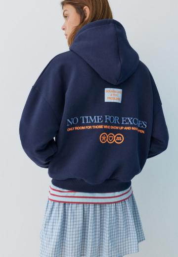 Пуловер с капюшоном