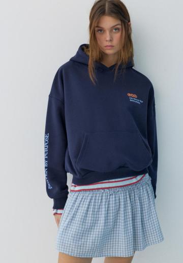 Пуловер с капюшоном