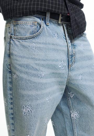 Прямые джинсы