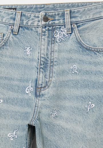 Прямые джинсы