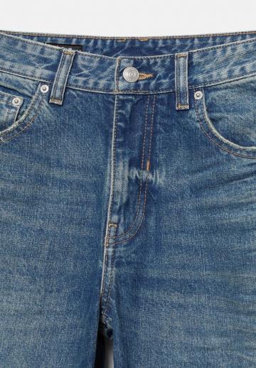 Свободные джинсы