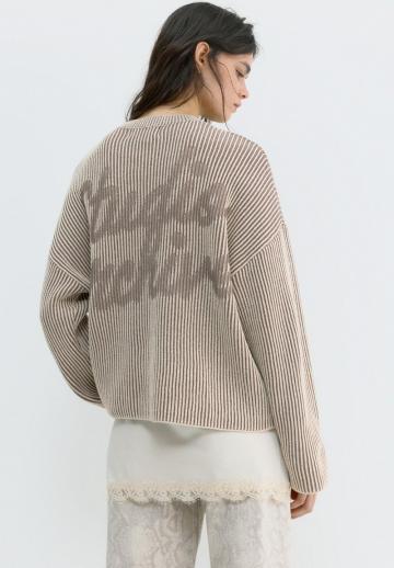 Пуловер в полоску
