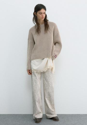 Пуловер в полоску