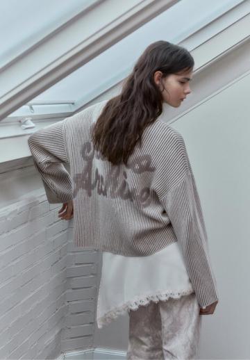 Пуловер в полоску