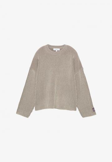 Пуловер в полоску