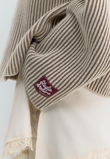 Пуловер в полоску