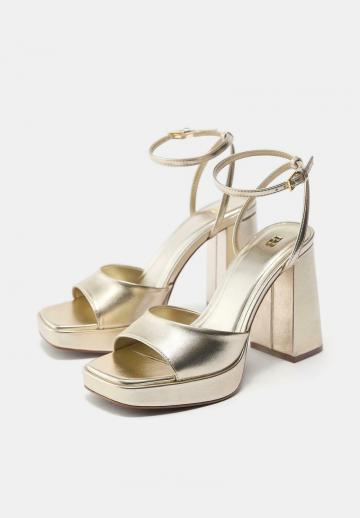 Босоножки на платформе