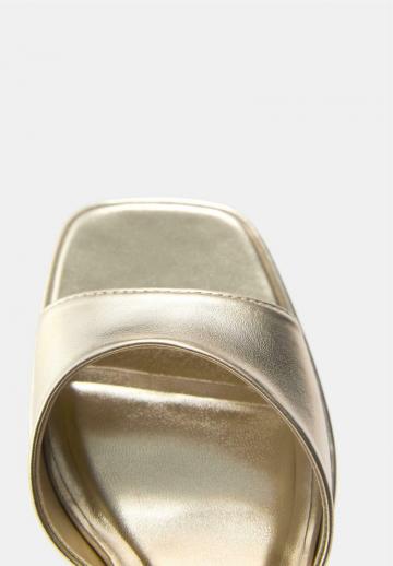 Босоножки на платформе