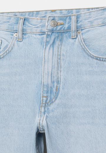 Прямые джинсы