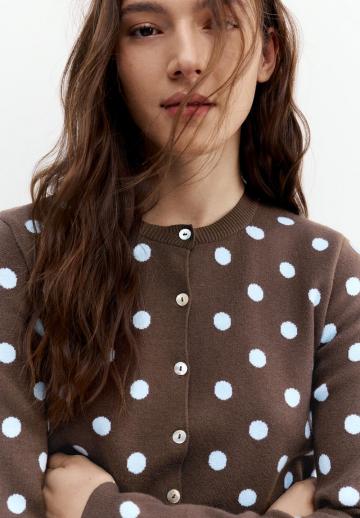 Вязаный жилет