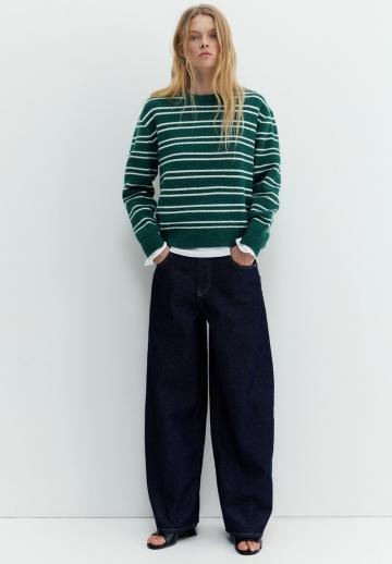 Пуловер в полоску