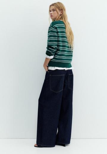Пуловер в полоску