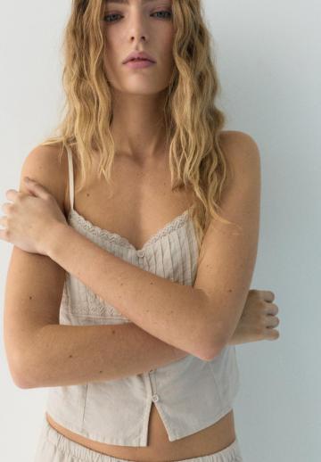 Топ на бретельках