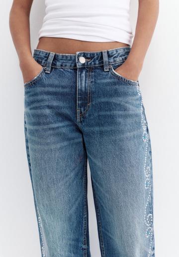 Прямые джинсы