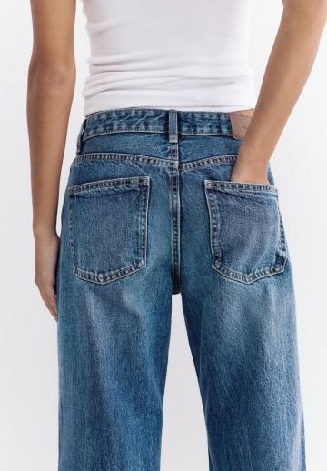 Прямые джинсы