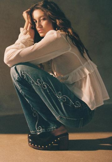 Прямые джинсы