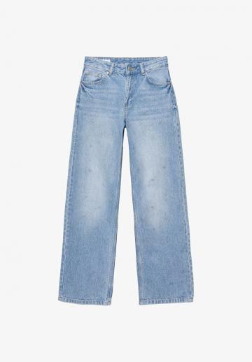 Прямые джинсы