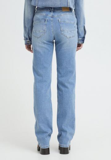 Прямые джинсы