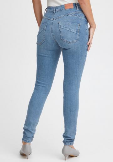 Узкие джинсы