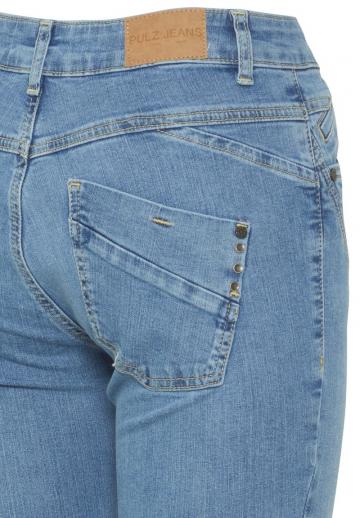 Узкие джинсы