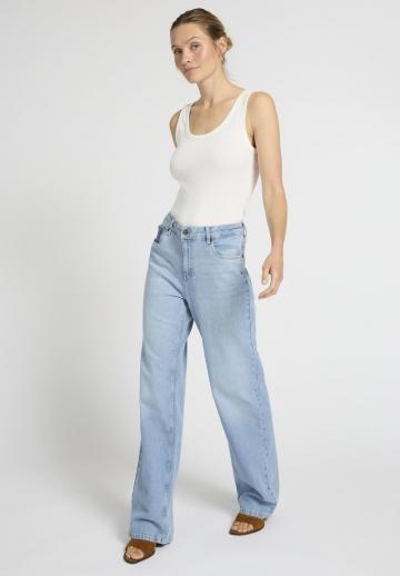 Свободные джинсы