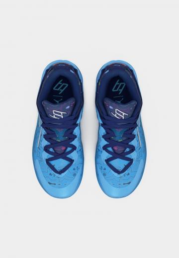 Кроссовки для зала