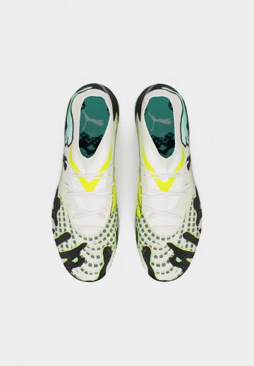 Футбольные бутсы