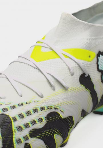 Футбольные бутсы