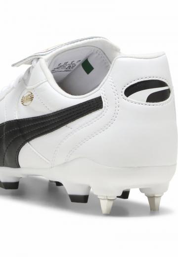 Футбольные бутсы