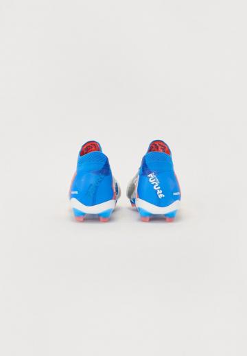 Футбольные бутсы