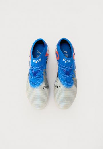 Футбольные бутсы