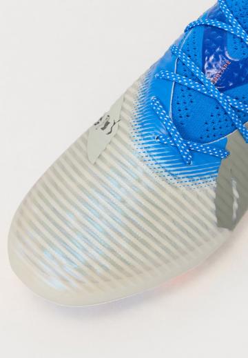 Футбольные бутсы