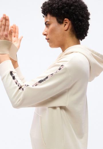 Спортивная толстовка