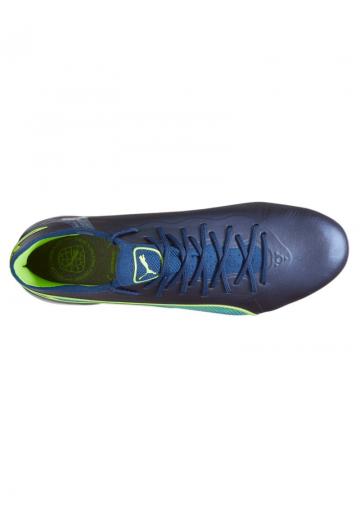 Футбольные бутсы