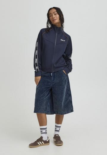 Спортивная куртка