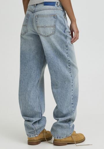 Свободные джинсы